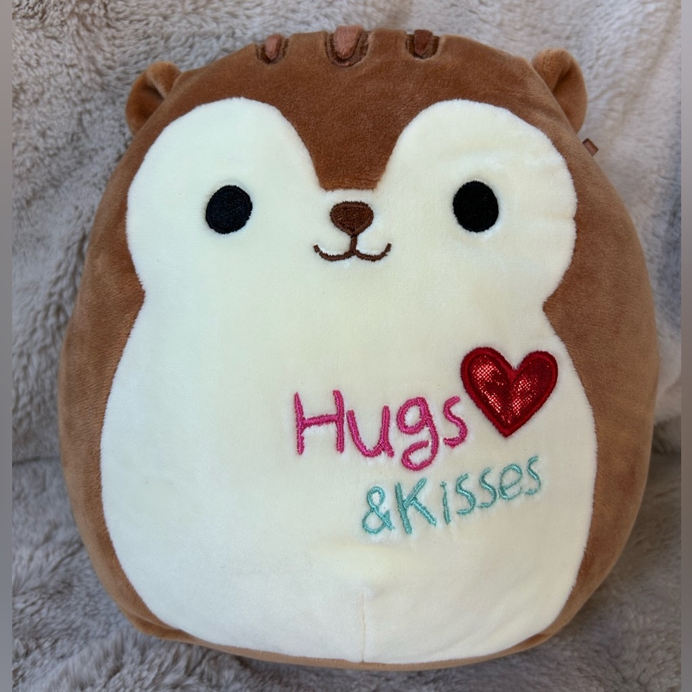 Nic the Squirrel (Hugs & Kisses) NWOT Squishmallow